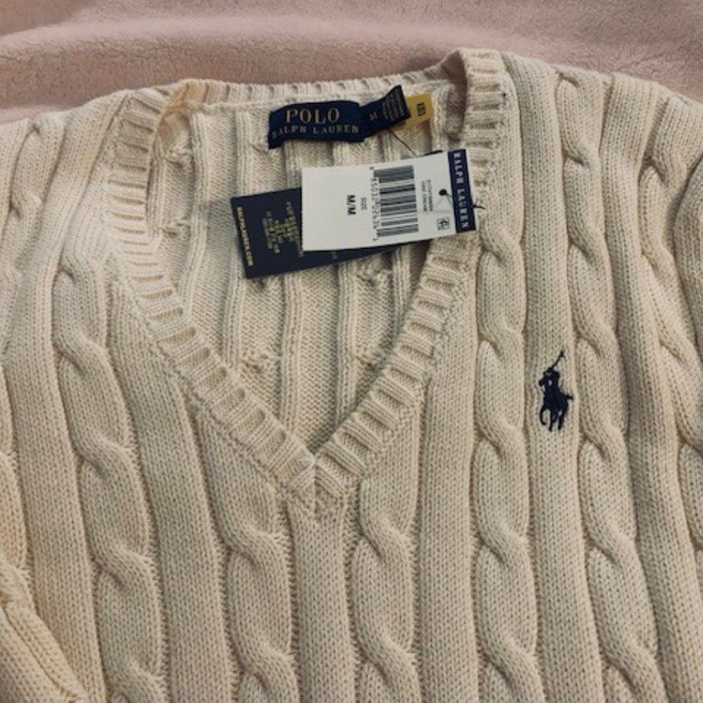 Ralph Lauren chic cream Womens Medium v-neck sweater - NWT